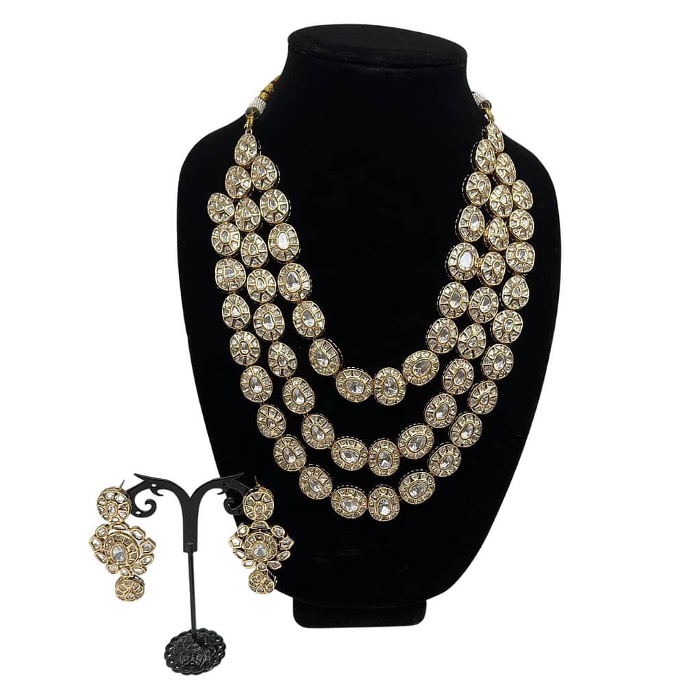 Three layered uncut kundan neutral Mala set.